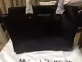 全新正品MK 女式手包便宜卖、$799买的现$400出