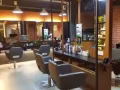 店铺出让。  免顶手费