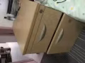 出售梳妝檯和床頭櫥各一個