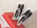 閒置的的涼鞋