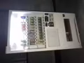 正在使用的自动饮料贩卖机
