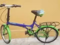本人轉讓摺疊式輕便可搭地鐵的自行車一輛並贈送打氣筒一支紅山地鐵站附近自取