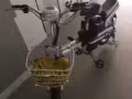 回國清理行李，電動車一輛