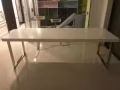 全新餐桌
