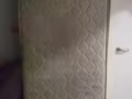 单人厚床垫便宜出售10元，纹理自取