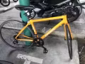 出售全車碳纖維自行車一輛！九成新