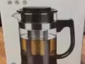回國甩涼水泡茶壺，排插座