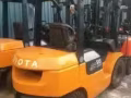 ，叉車便宜出售，有意者來電。86858573*梁先生