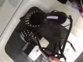 兩雙女是小CK 的鞋子品牌的，很新買來只穿過一次 因回國便宜轉讓15