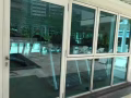 马里是他近EASB有泳池公寓普通房出租，电话82005748