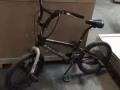 本人猶豫要回國處理七成新的一輛自行車