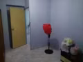 兀兰有房便宜出租，楼下就有咖啡店。 可以小煮。 可以报地址。可以住三人是$650
