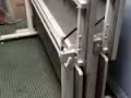 白色桌子