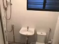地铁站附近主人房女搭