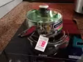 電磁爐。風扇。電炒鍋。榨汁機。