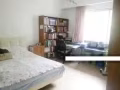 走路一分鐘到達花拉路地跌站，巴士站，超市，小販中心