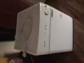 單人床。洗衣機，鞋櫃