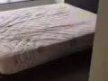 兀兰双人床垫和床架