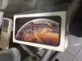卖苹果手机全新（签线手机） XS Max 256GB 金色！1800新币！ 电话