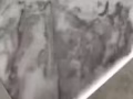 天然大理石餐桌，仅使用了4个月，因海运时磕碰桌面有细微裂痕，100刀出。