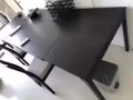 宜家 长桌子 赠送两个椅子 四个小椅子