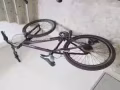 鋁合金自行車。