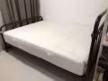 出售9成新IKEA HYLLESTAD床墊，S$200送床架。