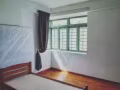 地铁站边上condo 