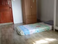 普通房找2個女搭房，300包水電網，可以報HDB，無房東管制，可以煮