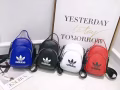 Adidas 斜包包