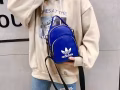 Adidas 斜包包