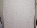 搬家處理。老紋理。衣櫃。買了五個月的雙人床墊。桌子