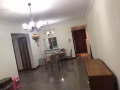 湖畔地铁站新拿公寓，找夫妻或者两个人，超大普通房，水电网全包，地铁站一两分钟