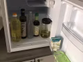 ￥50 小型自用冰箱，9 成新。PowerMac 還帶製冰室（freezer）