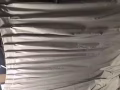 出售很新的二手窗帘，不透光的那种，高2.4米，可做隔间和自家遮光窗帘，有米色和棕
