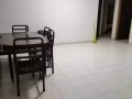 淡宾尼地铁站附近走路10分钟蓝线。8分钟绿线。环境干净安静只住合法人数。