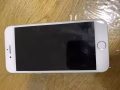 九成新Iphone 8 64G 白色 S$450。電話98806678