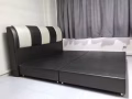 9.5新king size床架出售