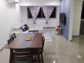 兀兰 步行能到地铁，巴士转换站，商场，大学。