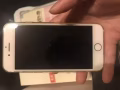 蘋果8，金色64GB，9.99成新，買手機送膜和保護殼