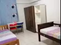 淡宾尼地铁站走路10分钟有主人房出租，住6人，交通方便。生活便捷。