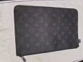 LV手拿包