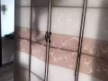 現有隔間屏風.8片.另有一閒置窗簾一副，再加一個衣櫃，可免費贈送，詳情聯繫86