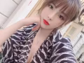 年轻漂亮按摩师，手法技术一流，需要其他服务加我WhatsApp电话联系