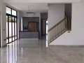 角落排屋  全新999年地契