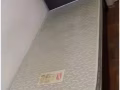 尋找：單身床、沒床墊也沒關係～～