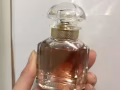 出2瓶香水爱娇兰范思哲