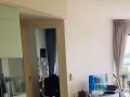 2分湖畔地铁站.公寓普通房，房间干净整洁明亮舒适。适合一个人入住（男/女）均可。