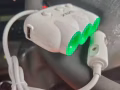 有個9成新的行車記錄儀，帶前後攝像頭，有wife可以連接手機
