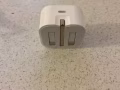 本人回國要出售充電器，原裝充電器蘋果12.